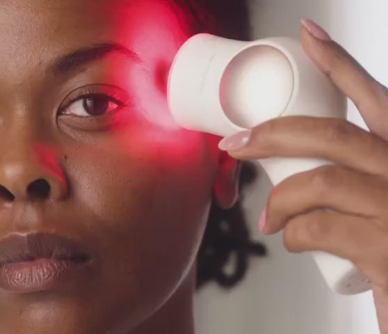 Load video: TheraFace PRO - soin du visage - luminothérapie LED - 2 coloris - Therabody